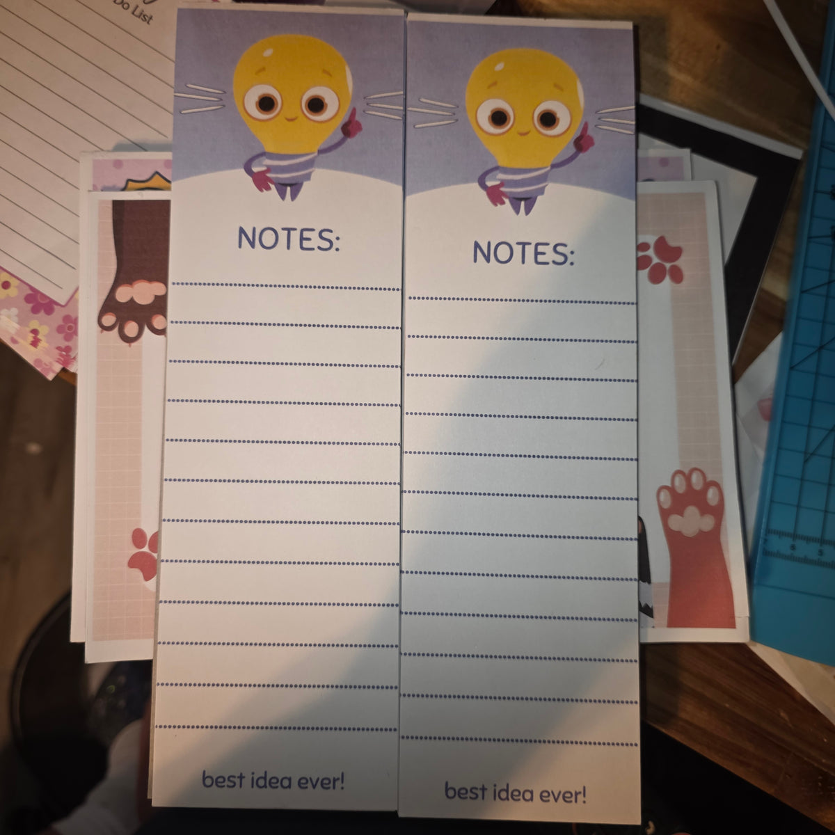 Light bulb note pad